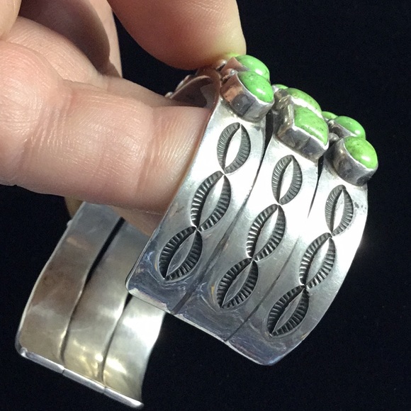 Gaspeite Cuff - Picture 2 of 5